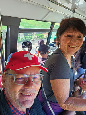 noch ist der Bus erst gut halb voll, da geht noch viel ...
