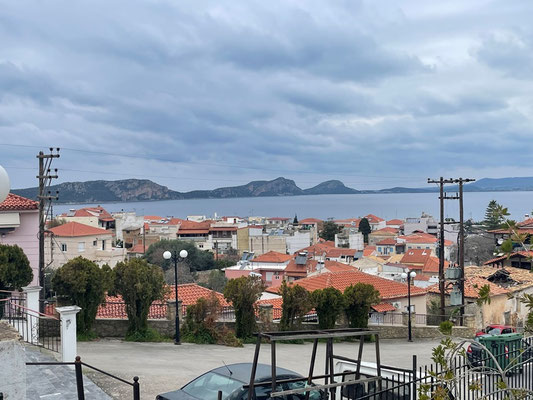 Sicht über die Stadt und die Navarino Bucht