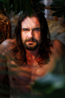 German-Male-Model-MeetUp-Fotoshooting-Indoor-Essen