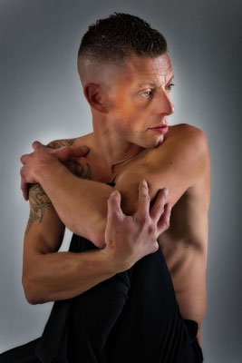 German-Male-Model-MeetUp-Fotoshooting-Indoor-Wuppertal