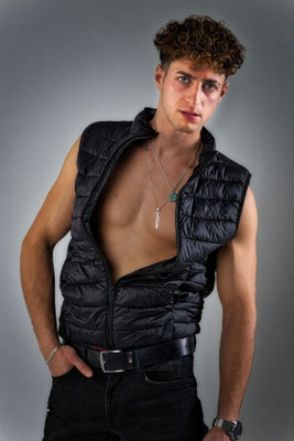 German-Male-Model-MeetUp-Fotoshooting-Indoor-Wuppertal