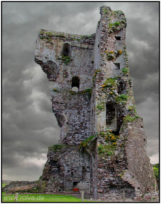 Burg Regnéville#Niederungsburg#Donjons#Wohnturm#Wehrtur# Ruine
