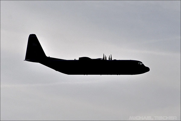 C-130J, 8-8602 '86 OG" banking over Bullay/Mosel, 10/20/2014