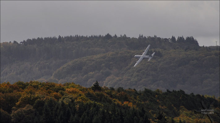 C-130J, 8-8602 '86 OG", inside the Mosel loop, 10/20/2014