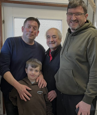 Michael Weiß, Maxi Weiß, Mr Dave Cottrell & Mr Robert Hughes (von links nach rechts)