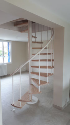 ESCALIER COLIMACON EPOXY AVEC MARCHES BOIS