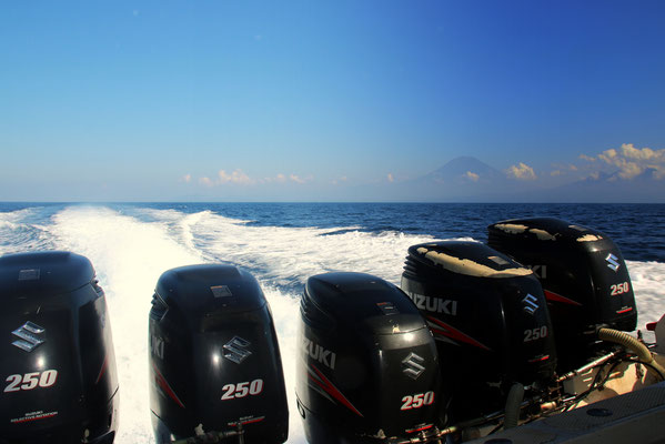 Rasante Weiterfahrt nach Lombok mit dem Schnellboot