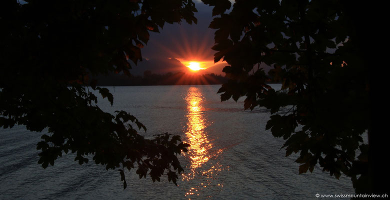 Sonnenuntergang in den Bergen - am Forggensee