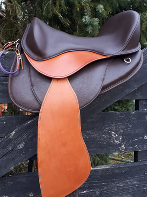 Basis Enduro, Sitz Trail Enduroflap, Glattleder schokobraun, Flap und Fender Dickleder cognac