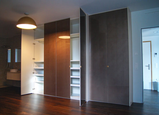 Einbauschrank mit Glasfronten Bronze lackiert, Schubladen, Kleiderstangen und Tablare