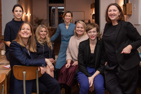 Vanessa Jobst-Jürgens, Franziska Underberg, Katharina Kieck, Anke Pauli, Annelies Catharina Meiner, Irina Rohpeter und Cornelia Paul (v.l.n.r.)- Copyright: Martina van Kann