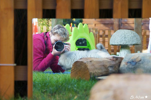 Fotografieren ist nicht einfach, mit einem Model, das lieber mit dem Fotografen spielt  :-D