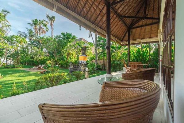 Lovina villa for sale