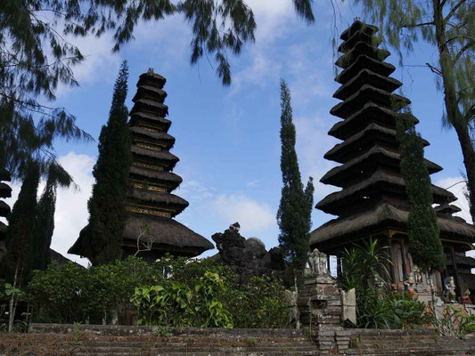  The sacred temples of Taman Ayun in Mengwi