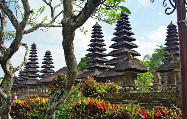 The majestic Taman Ayun Temple complex in Mengwi.