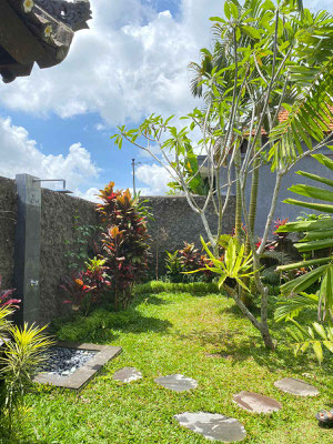 Penestanan real estate for sale