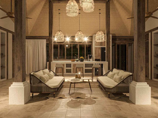 Seamless indoor-outdoor living design
