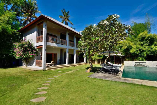 Lovina hotel for sale