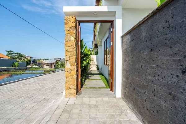Cemagi villa for sale