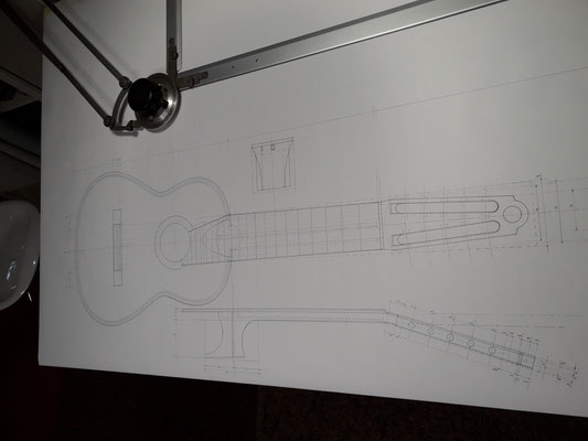 Vue sur la Conception du plan d'une Guitare Classique de Concert 10 cordes par Hervé Lahoun-H441guitare