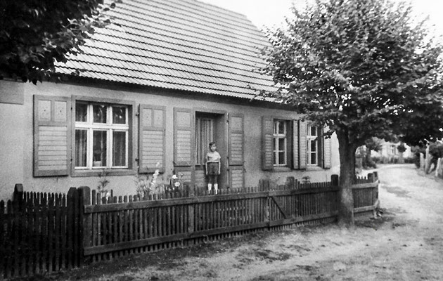 (0172) Haus von Familie Pittack, Alter Kietz, Ende 1950er Jahre (Reinhard Pittack)