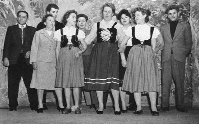 (0488) Theateraufführung in der Gaststätte Ney