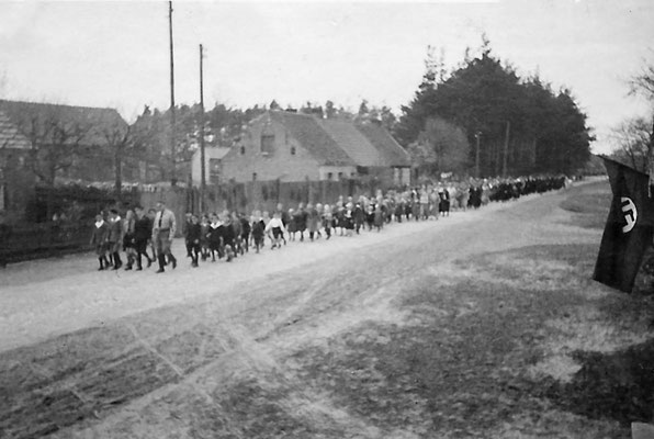 (0005) Aufmarsch, um 1934