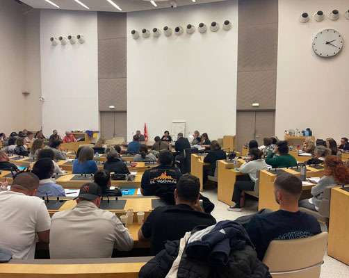 Beaucoup d'agents et agentes pour s'informer sur la carrière