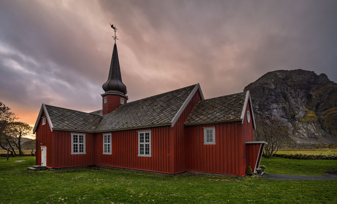 Flakstad Kirke