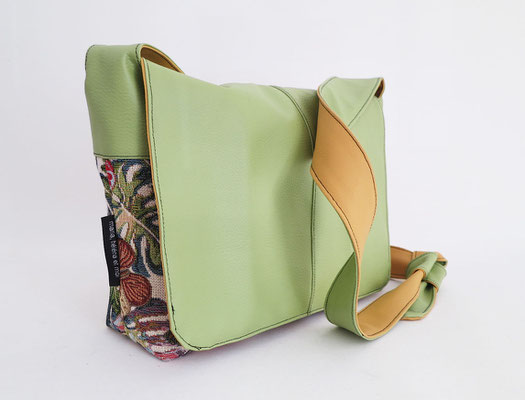 Besace MM Toile papillons et Skaï vert anis. Inter Jaune