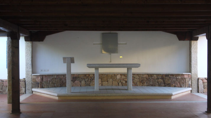 RESORT PUNTALDIA: la Piazzetta - altare