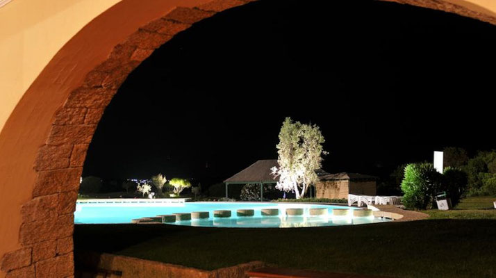 RESORT PUNTALDIA: piscina presso l'Hotel Due Lune