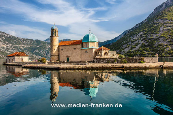 Insel Gospa od Skrpjela in der Bucht von Kotor, Montenegro