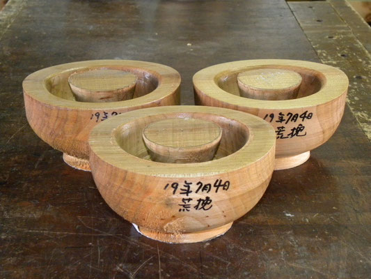 訳あり 杉丸太ニス塗り加工 4枚セット 『小型SP＆サイドプレスに嵌っ