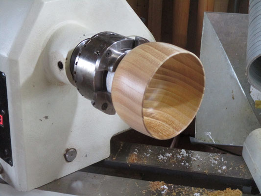 ケヤキの大きなまな板(ゲタ付き)サンダー面取り加工済み 大きなケヤキ