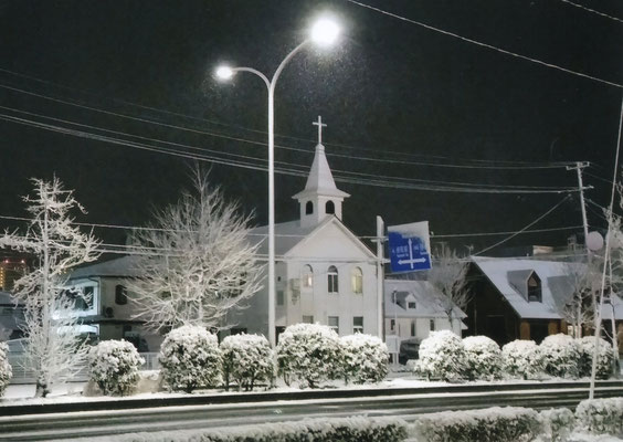 伊豆田勝一　　雪の中の教会