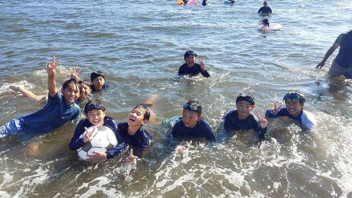 着いて早々に海水浴！