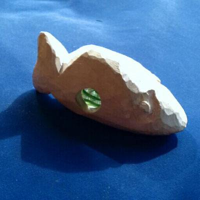 Babyrassel geschnitzt, 9x4x3cm