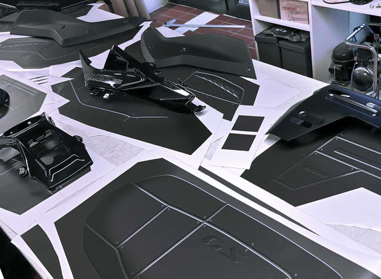 Kein Dekorsatz, kein Airbrush - Design auf Folie zur Motorradfolierung BMW R1300GS Adventure
