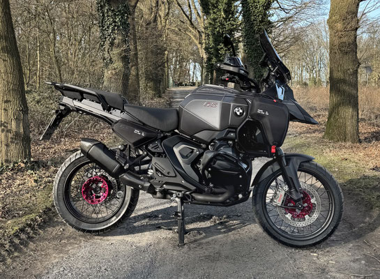 Edel, schlicht und individuell: Design GIANT für BMW R1300GS Adventure