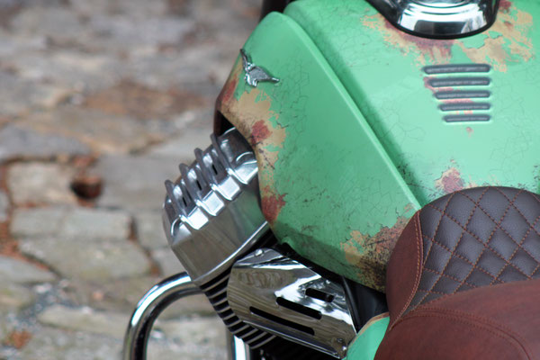 Schutz und Design in Einem: Motorrad Design und Folierung Moto Guzzi 1400 Colorado by Custom Company