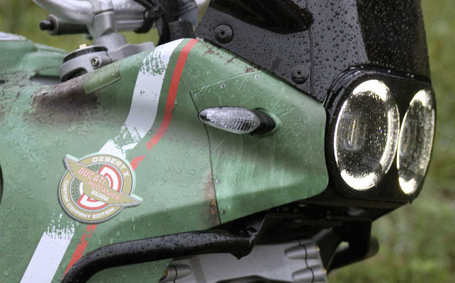 Kein Dekorsatz, kein Aufkleber - sondern Design auf Folie zur Motorradfolierung Ducati