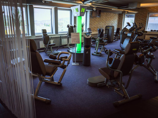Technogym Brusttraining Geräte im Fitnessstudio NOW FIT Salzburg – ideal für gezieltes Muskeltraining nahe Freilassing
