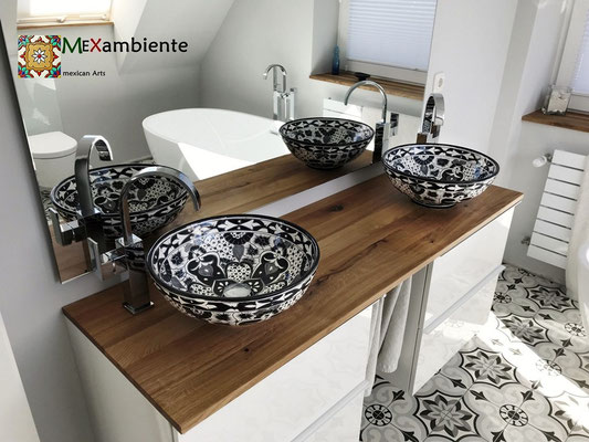 Badezimmer mit Aufsatzwaschbecken SANTIAGO in Schwarz-Weiß