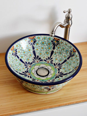 Farbiges Waschbecken in Kegelform PASION aus Mexiko