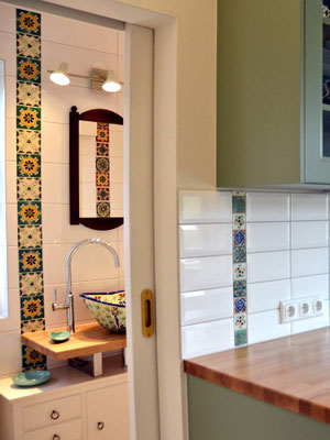 Bad mit Fliesen 11x11 plus Aufsatzwaschbecken MEX7 Pasion