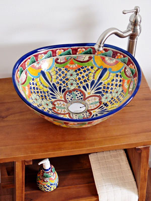 Buntes mexikanisches Waschbecken in ovaler Form FRIEDA von Mexambiente