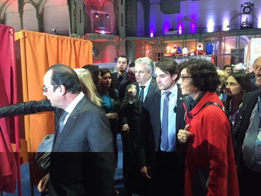 Le Président de la République, François Hollande et Véronique le Mouël, artiste