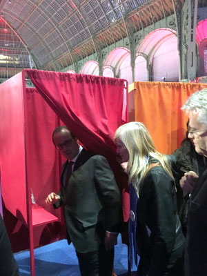 Avec Le Président de la République, François Hollande et Marie Lebouché, Présidente de l'Association Œuvre Participative