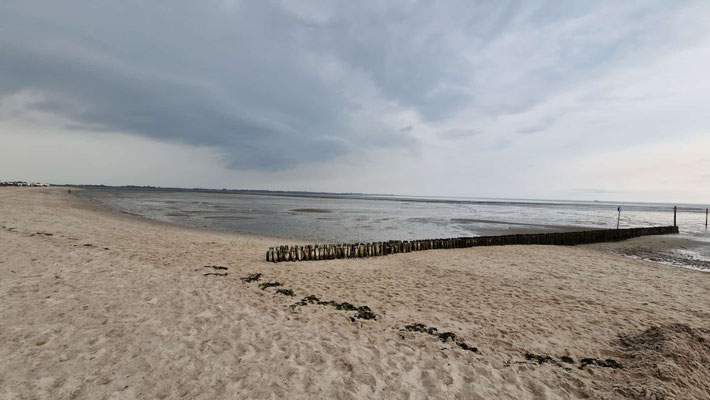 Badestrand in Hooksiel - der Regen naht 